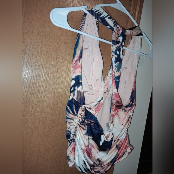 Guess Tropical Floral Halter Top - Picture 3 of 4